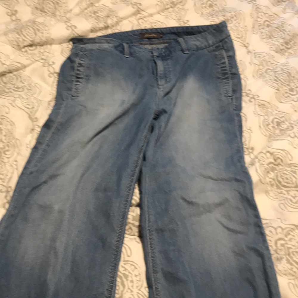Jeans - Picture 3 of 4